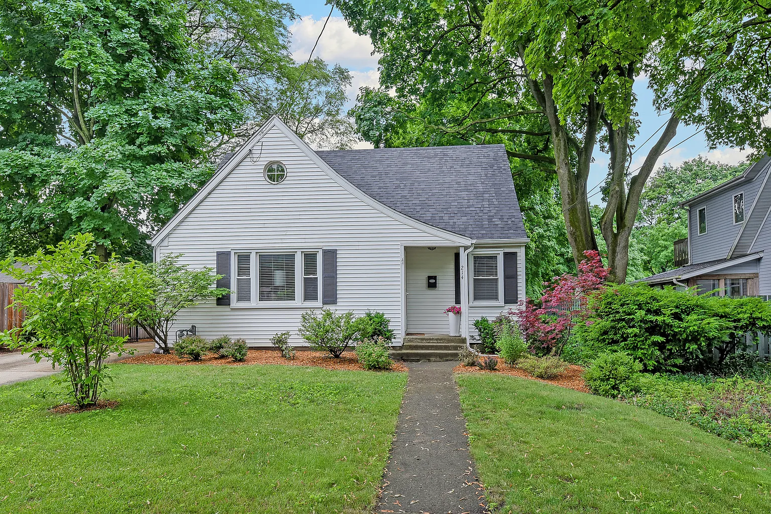 214 E Harrison Ave photo 1