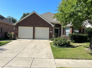 816 Lake Grove Dr, Little Elm, TX 75068