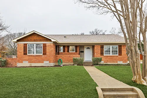 1301 Swallow Ln Photo 1