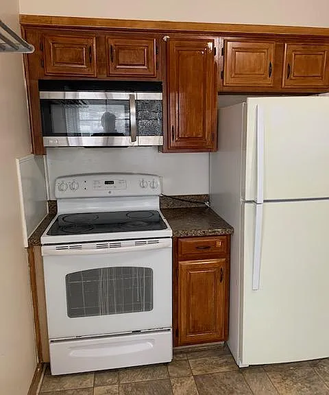 15625 W Forteen Mile Rd — Photo 5