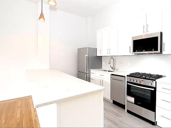 3rd image of 54 W 74th St APT 405