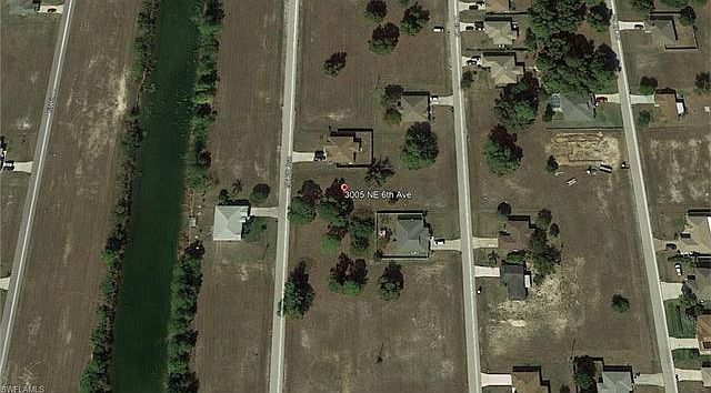 2nd image of 3005 NE 6th Ave