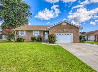 431 Foxhunt Ln, Havelock, NC 28532