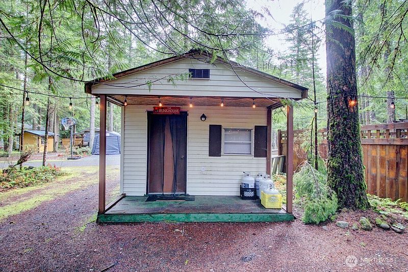 4th image of 56 Wilderness Way