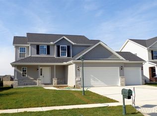 714 Drake Ln, Washington, IL 61571