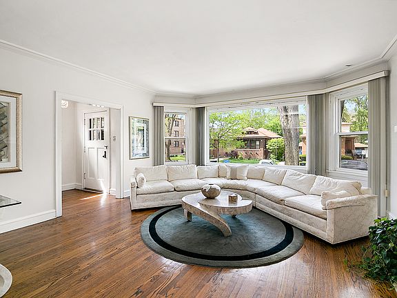 5th image of 1819 W 105th St