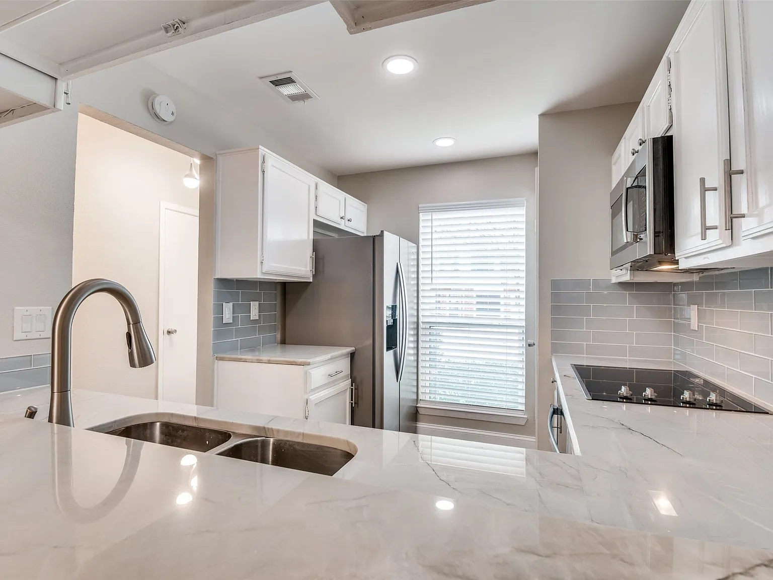 2 bed, 1.5 bath, 1188 sqft, $2,250 — Photo 3