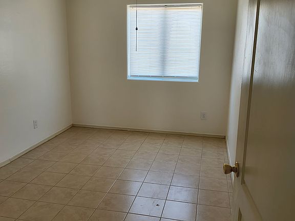 4th image of 1826 S 363rd Ave