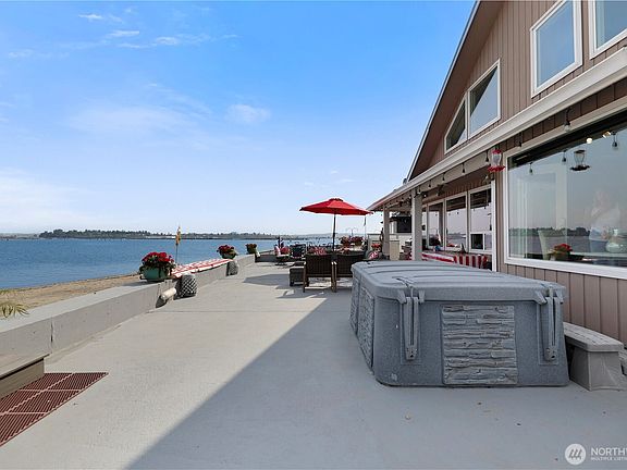 5th image of 4019 Priest Point Drive NE
