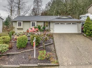 10955 SE Cranberry Loop, Clackamas, OR 97015