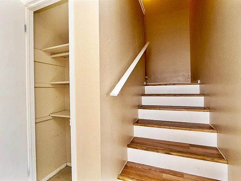 6925 Escondido Dr #A — Photo 22