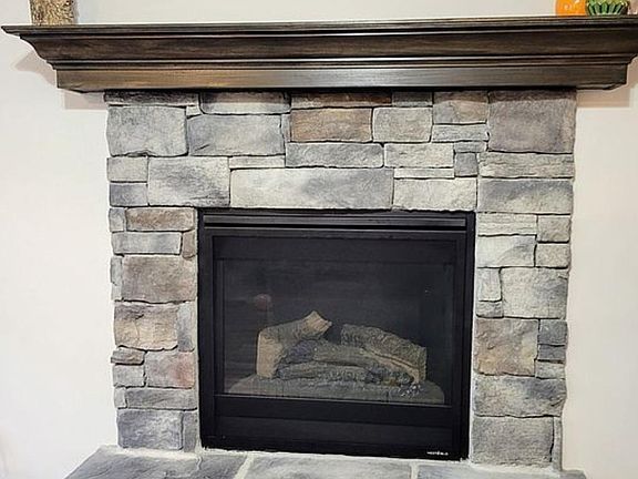 4th image of 11029 Grand Ave