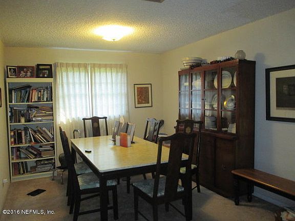 4th image of 215 Dogwood Ln