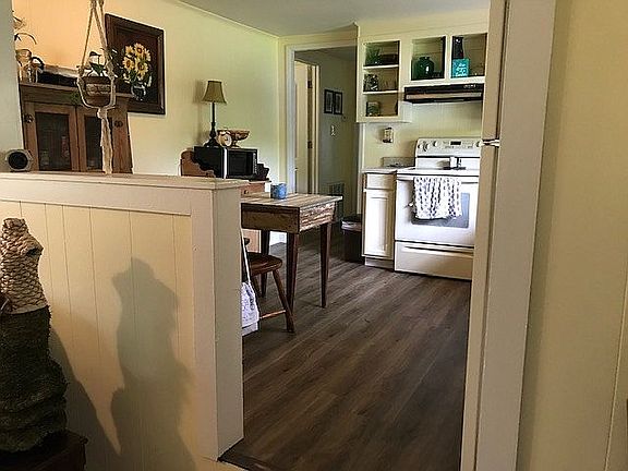 4th image of 15 Oak Ln