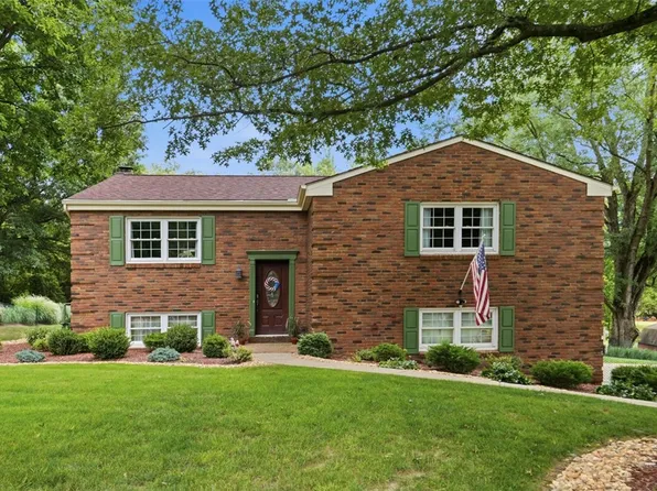4996 Graphic Dr, Gibsonia, PA 15044