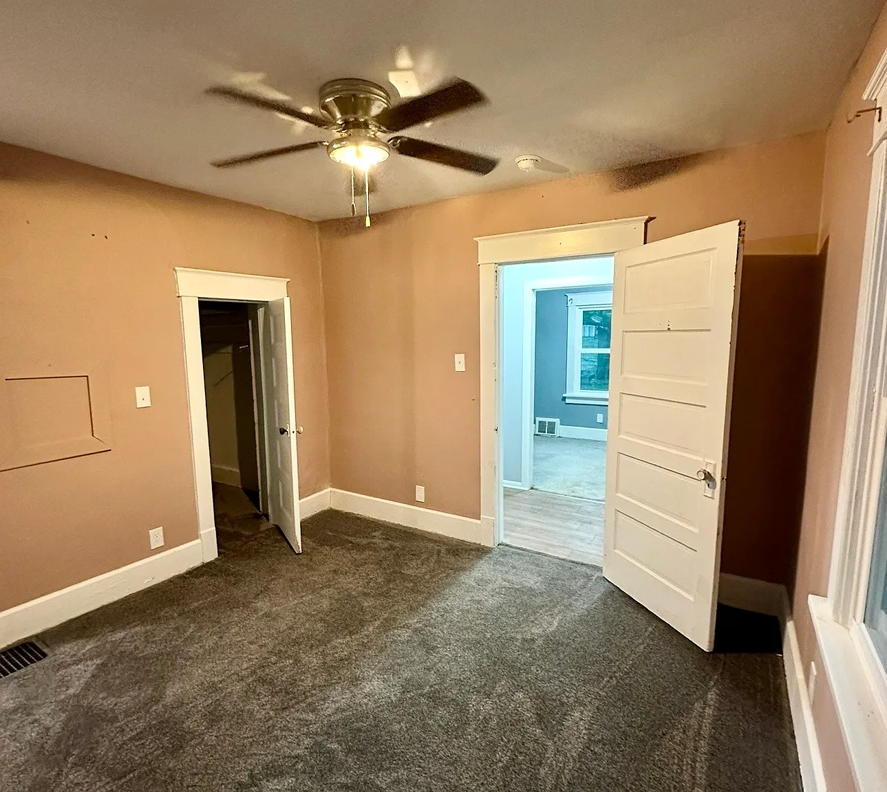 221 West Memorial Drive - 1 — Photo 1