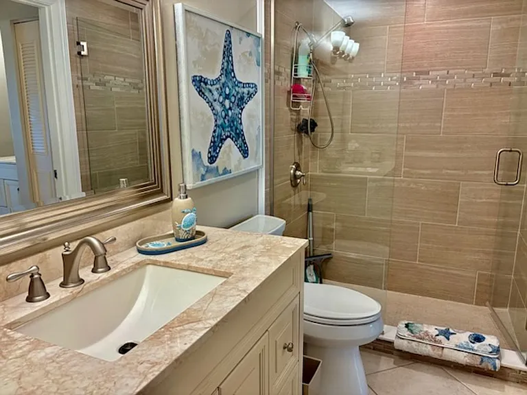 60 Pelican St W #106 — Photo 15