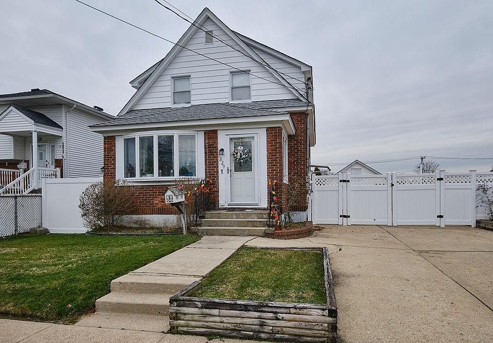 1st image of 1829 Evergreen Avenue