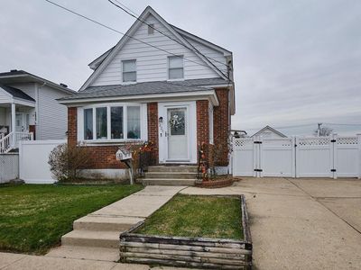 1829 Evergreen Avenue, East Meadow, NY, 11554