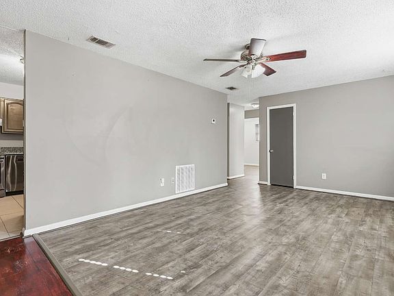 5th image of 215 SW Neighbors Gln
