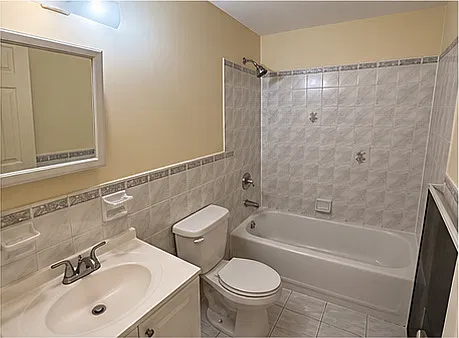 3 bed, $3,000 — Photo 4