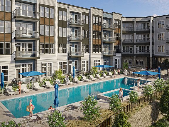 Resort-Inspired Saltwater Swimming Pool
