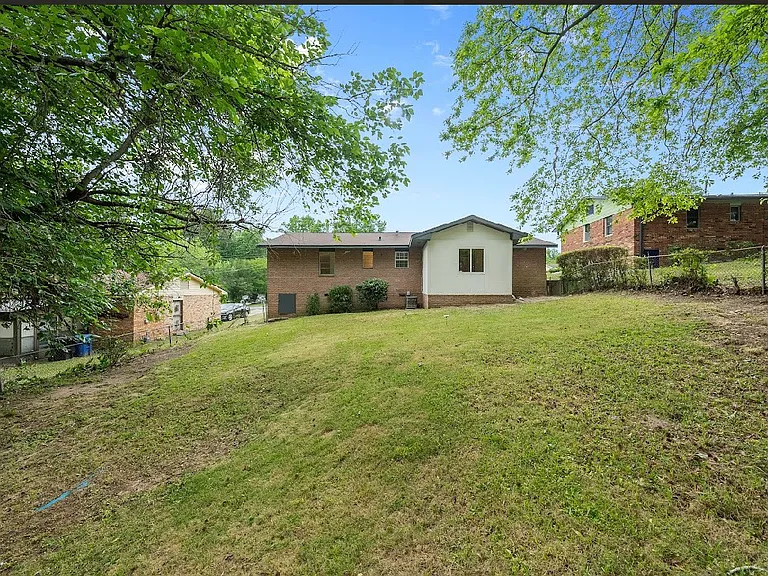 615 Parkwood Dr — Photo 18