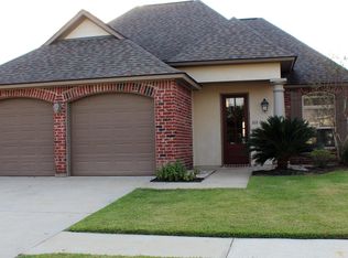 212 Country Park Dr, Youngsville, LA 70592