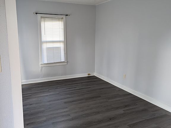 3rd image of 3105 S Crystal Lake Dr