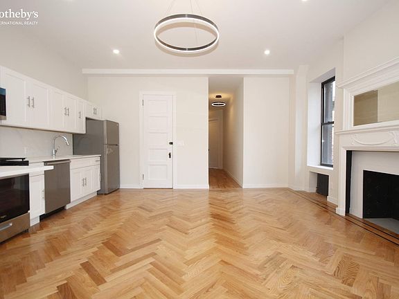 2nd image of 860 W End Ave APT 3