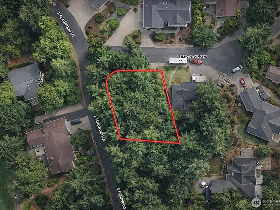 2nd image of 18 E Flaggwood Court