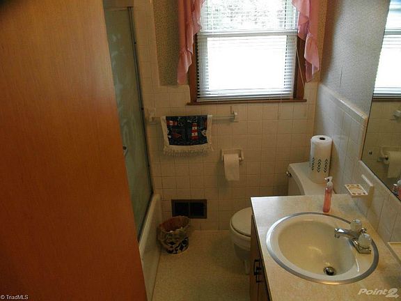 SEWARD-BATHROOM