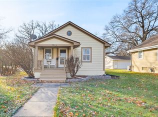 3914 Urbandale Ave, Des Moines, IA 50310