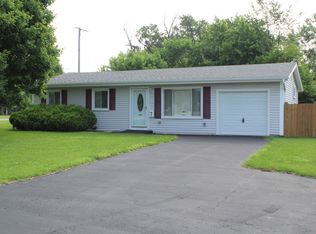 8 Mohawk Trl, Lake Zurich, IL 60047