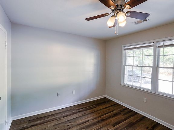 4th image of 406 Russell Parkway C #2