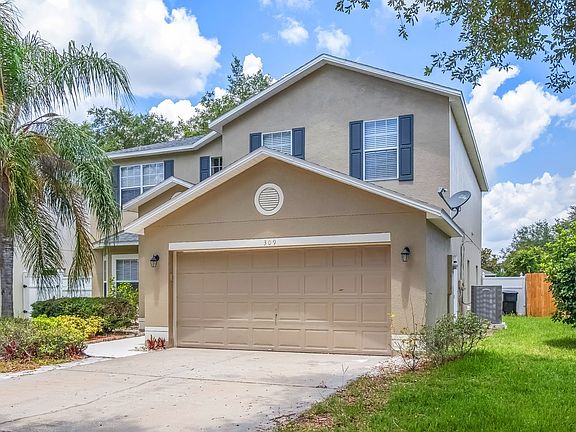 3rd image of 309 Lancer Oak Dr