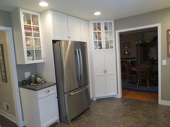 4th image of 223 Superior St #S