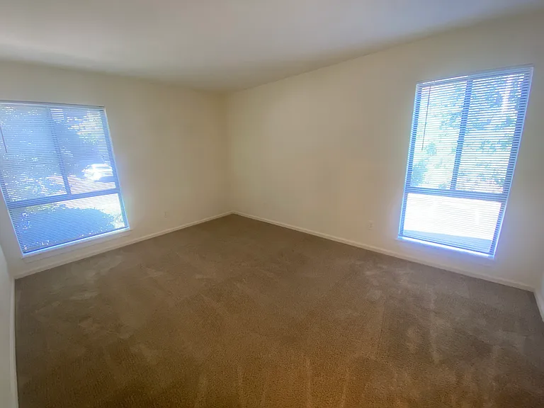 Princeton Circle West Apartments — Photo 44
