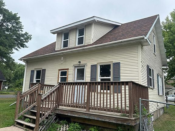 2nd image of 312 Main St W