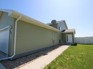 5312 15th Ave SE, Minot, ND 58701