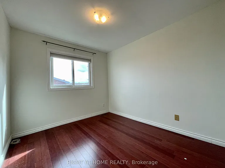183 Autumn Hill Cres #UPPER — Photo 19