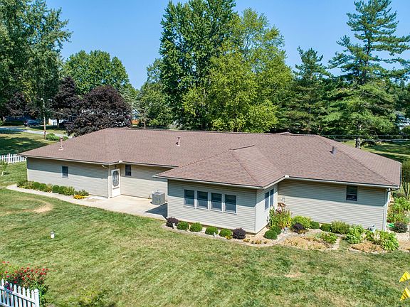 3rd image of 203 Orchard Dr