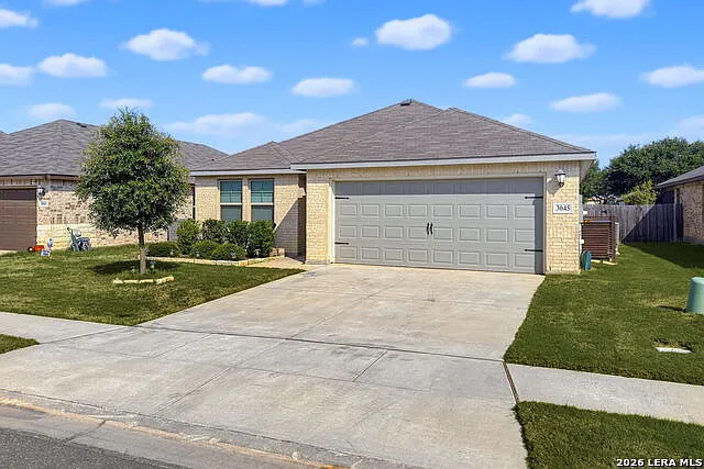 4 bed, 3.0 bath, 1988 sqft, $2,200 — Photo 2