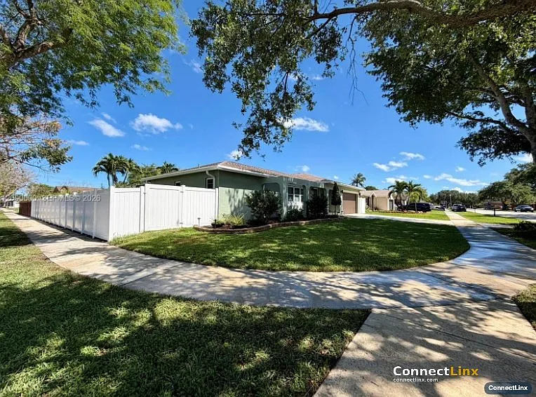 5704 SW 116th Ave — Photo 11