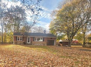 8 Garden Dr, New Windsor, NY 12553