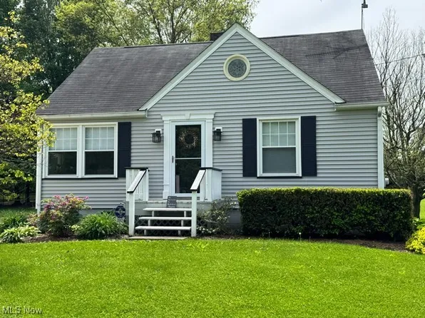 2043 State Rd NW, Warren, OH 44481