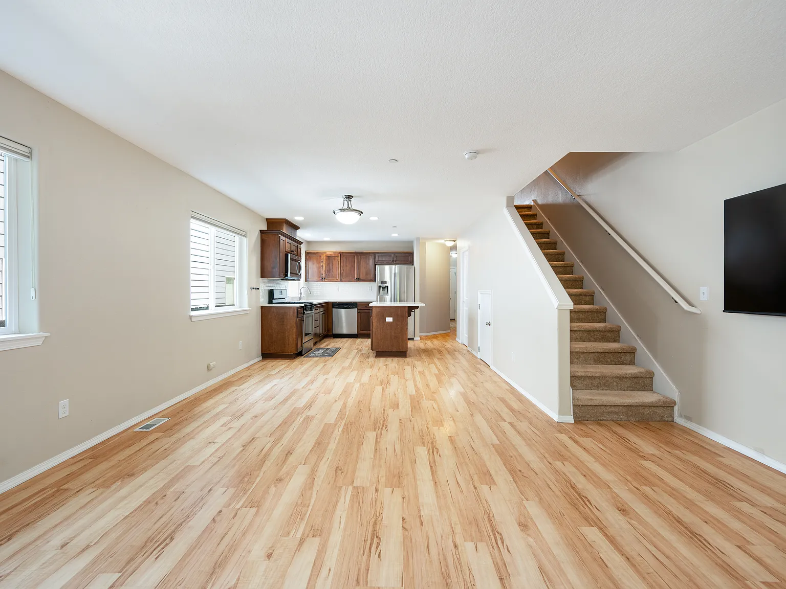 3 bed, 2.5 bath, 1479 sqft, $2,600 — Photo 2