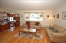 5th image of 59 Claire Dr