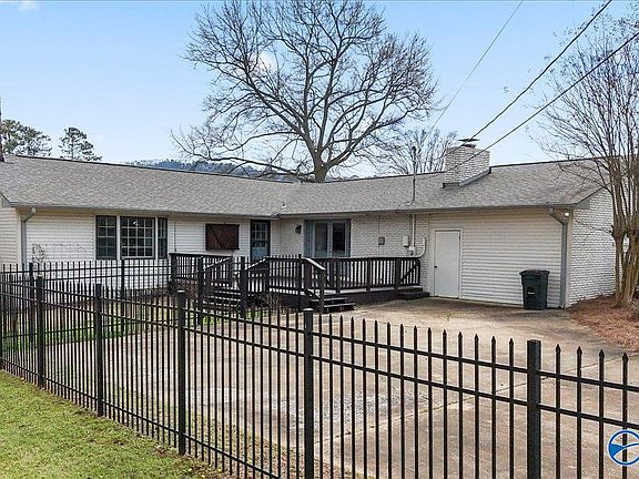 4th image of 3824 Meadow Wood Cir