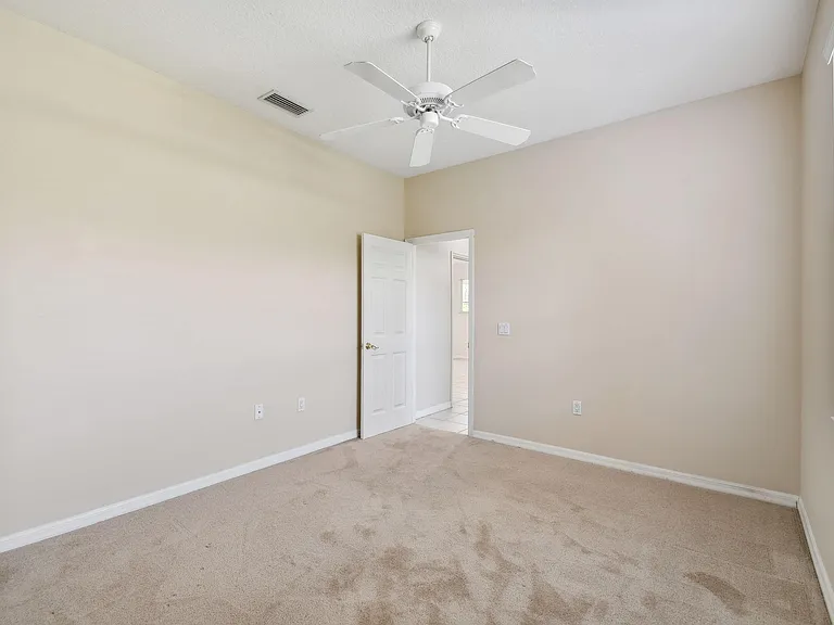 6815 Honeysuckle Trl — Photo 27